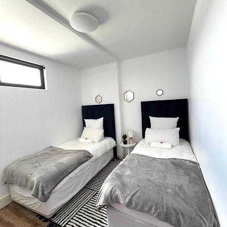 Cosy Apartment In The Heat Of The City Windhoek Exterior photo