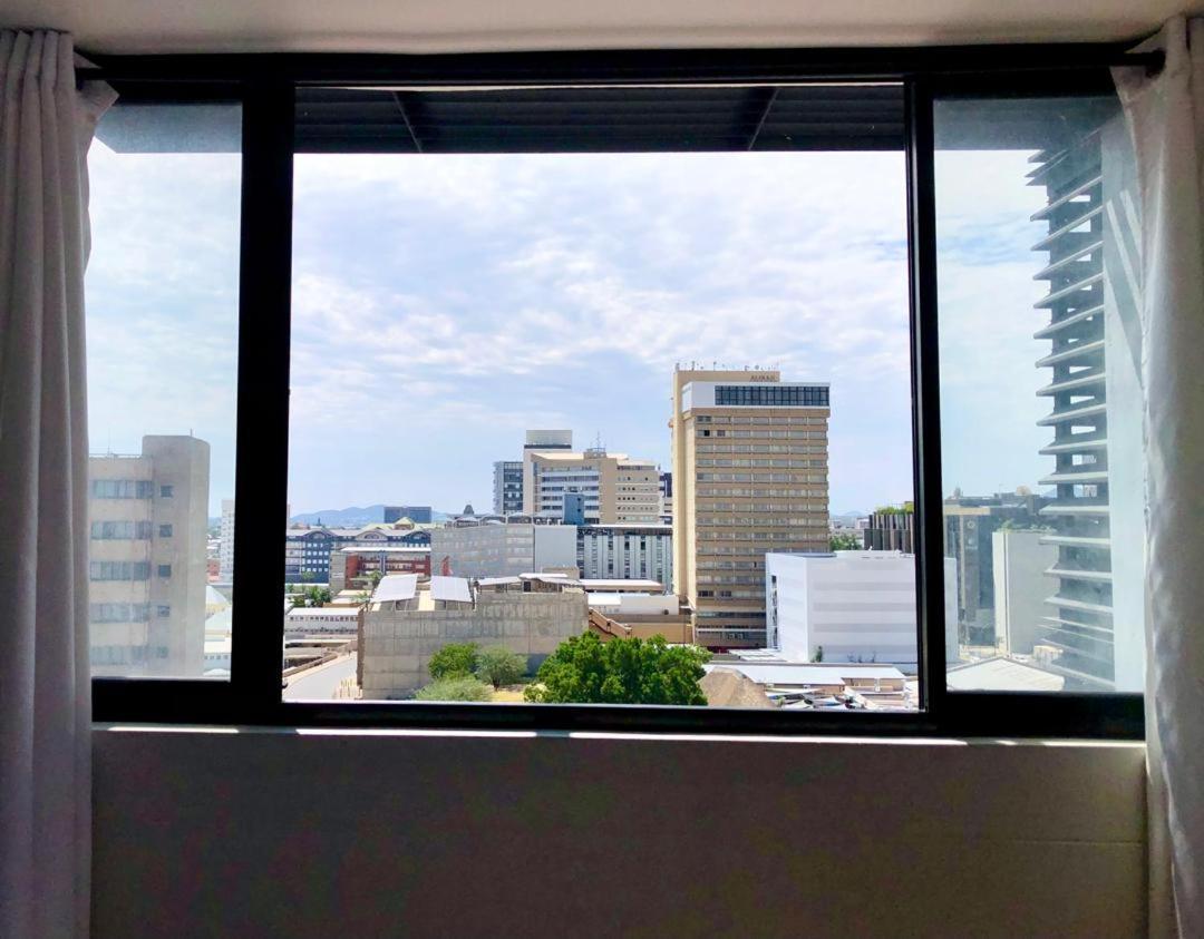 Cosy Apartment In The Heat Of The City Windhoek Exterior photo