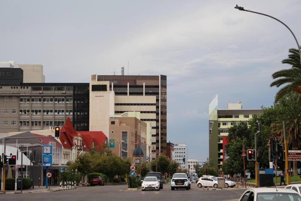 Cosy Apartment In The Heat Of The City Windhoek Exterior photo
