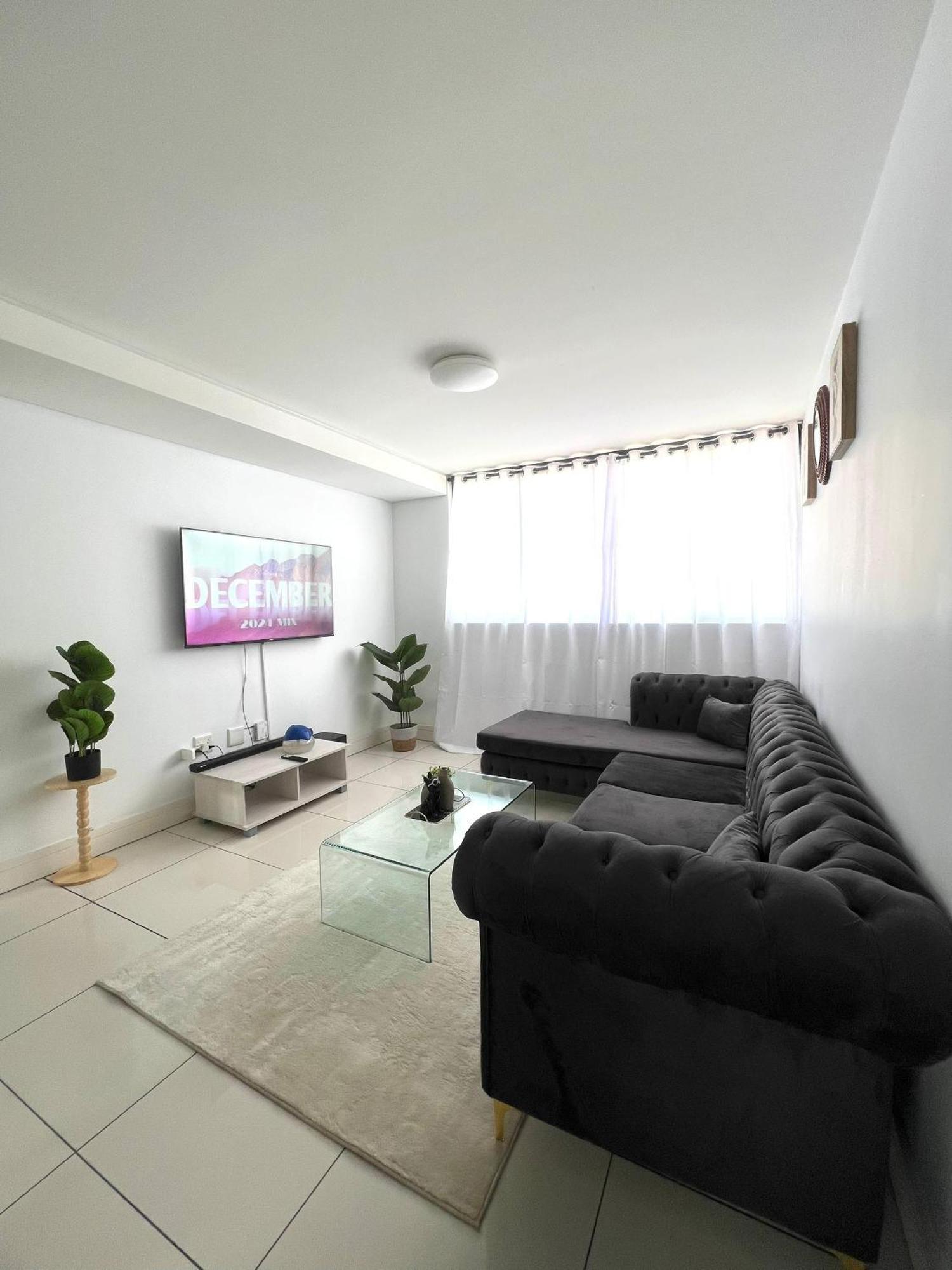 Cosy Apartment In The Heat Of The City Windhoek Exterior photo