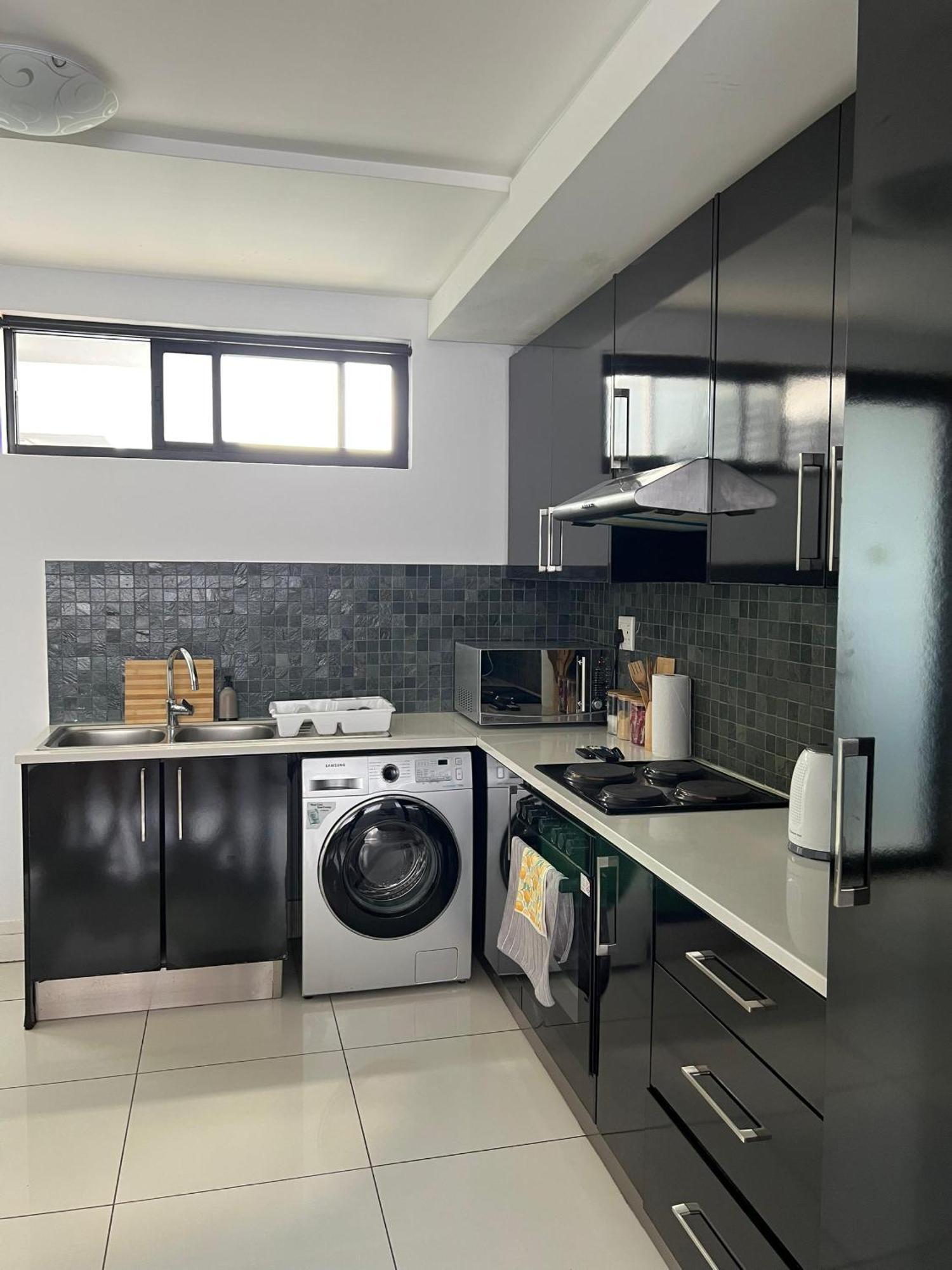 Cosy Apartment In The Heat Of The City Windhoek Exterior photo